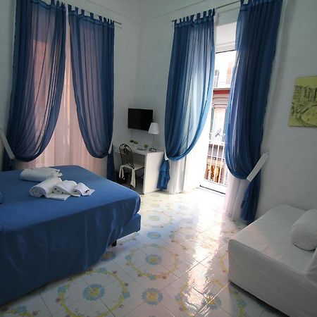Le Vie Di Napoli B&B Extérieur photo