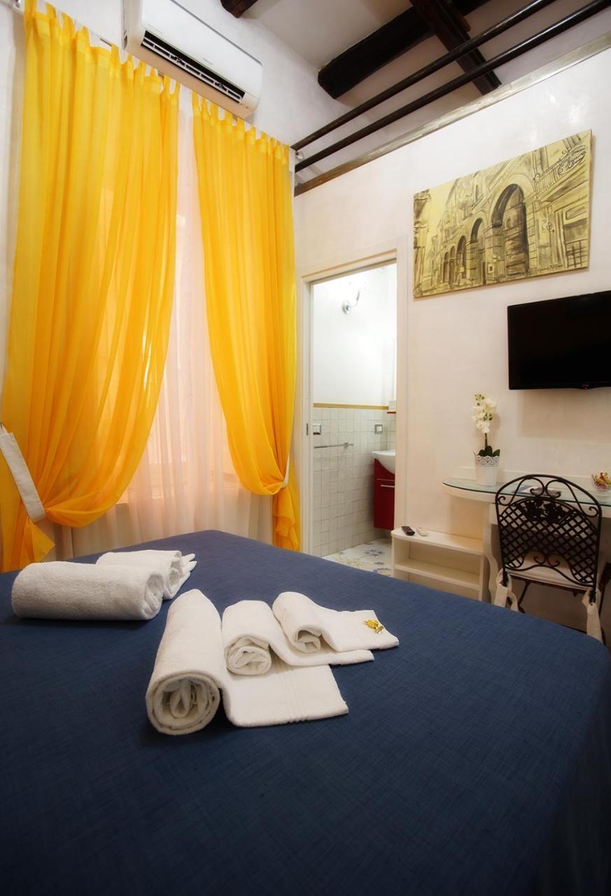 Le Vie Di Napoli B&B Extérieur photo