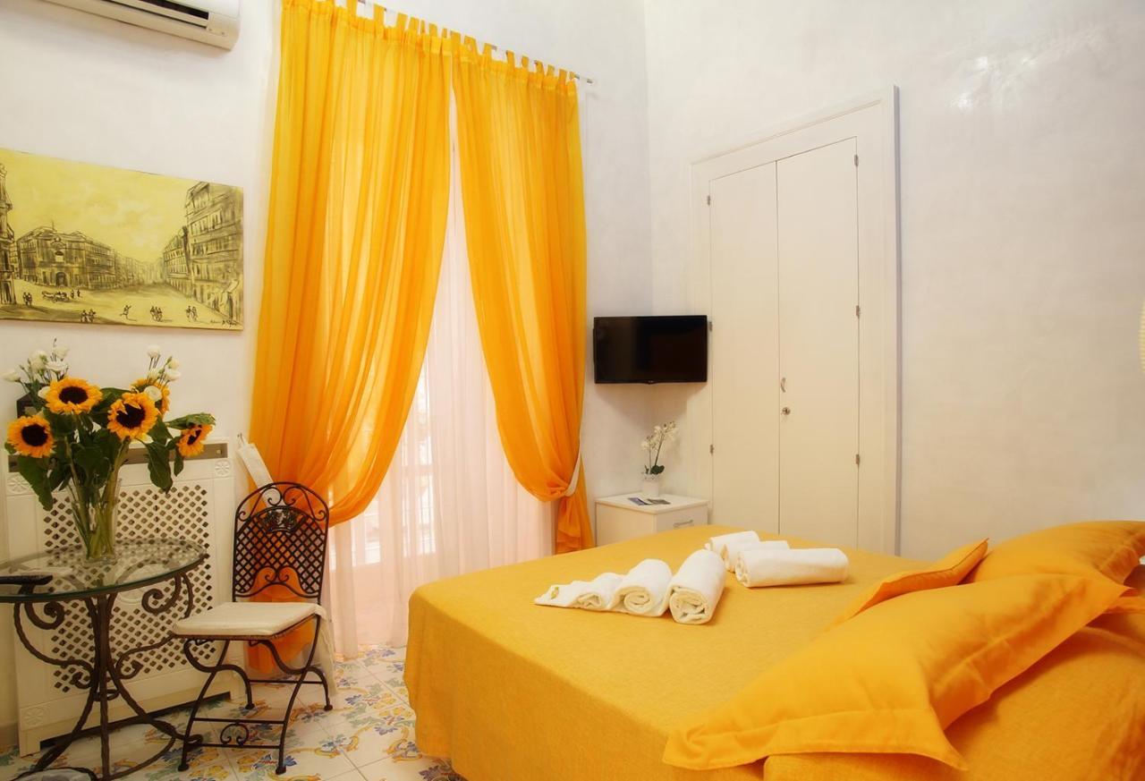 Le Vie Di Napoli B&B Extérieur photo
