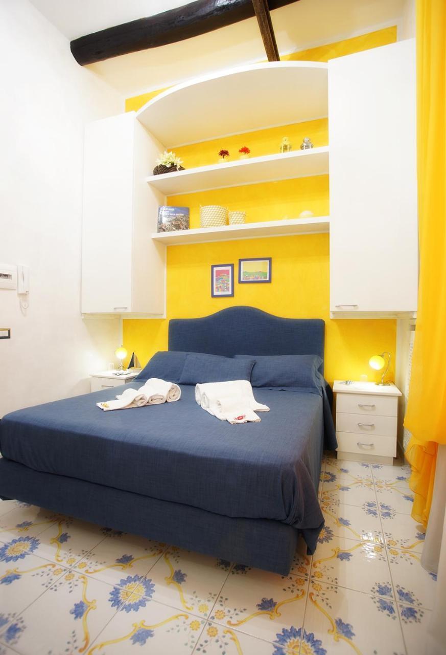 Le Vie Di Napoli B&B Extérieur photo